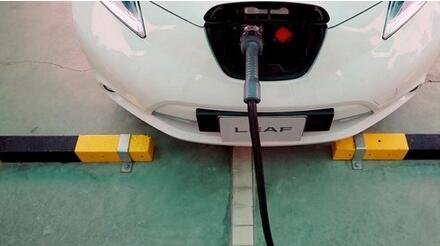 為支持新能源汽車的發(fā)展 我國或?qū)⑿略?0萬個充電樁